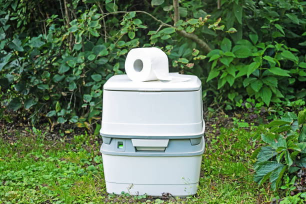 Best Portable restroom trailer rental  in Fanning Springs, FL